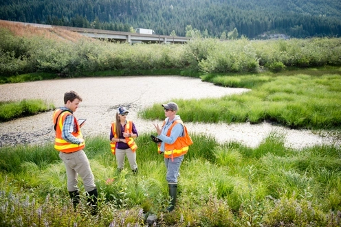 WSDOT interns in the field